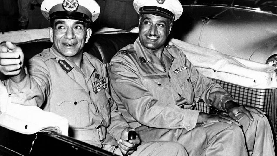 Dix ans plus tôt, En 1954, Nasser, alors numéro 2 du régime, profitait d'une tentative d'assassinat providentielle contre lui pour écarter son rival, le président Naguib. GETTY IMAGES